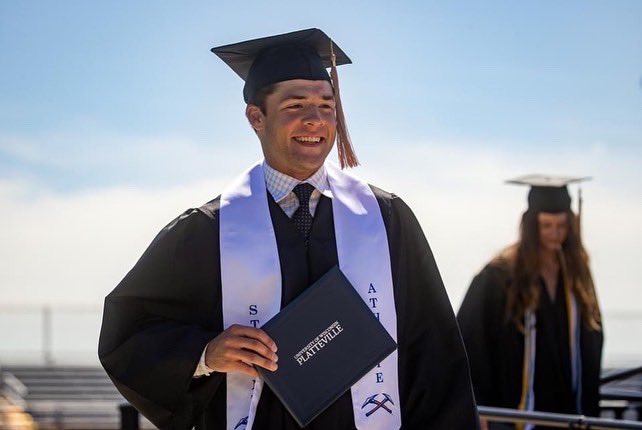 uwp_pioneers's tweet photo. 🎓 Congratulations to all the @uwplatteville student-athletes who graduated today in Ralph E.Davis Pioneer Stadium! #SwingTheAxe
📸 Check out Facebook for the full photo galleries!
#uwp #uwplatteville #platteville https://t.co/RaTvS9X8Cf