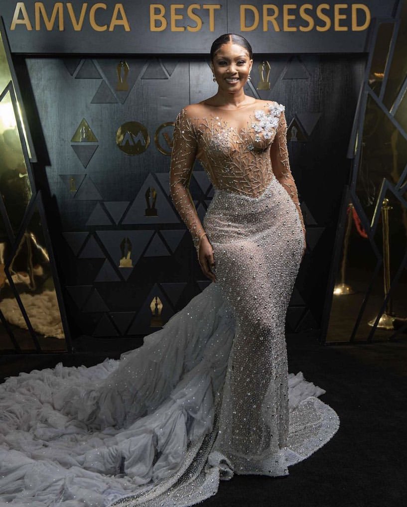 DStvNg's tweet photo. Give it up for #AMVCA8 best dressed female @OfficialOsas 😁👏👏🌟🌟 https://t.co/7cnwQh72o5