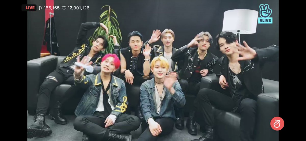 heejayhaul's tweet photo. they look so happy  :((  *sobs* https://t.co/7XQTagkhW2