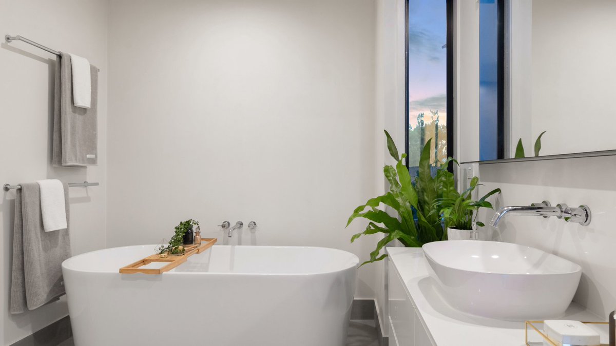 ComfyHomeTowels's tweet photo. We're shaking our towels over this roundup of favorite bathrooms. ☘️

For more information send us a DM.
https://t.co/RGp6AZzC3d
#comfyhome #towels #happyclient #americanclient #amazon #towelseries #cotton https://t.co/6r8dYDpbsh