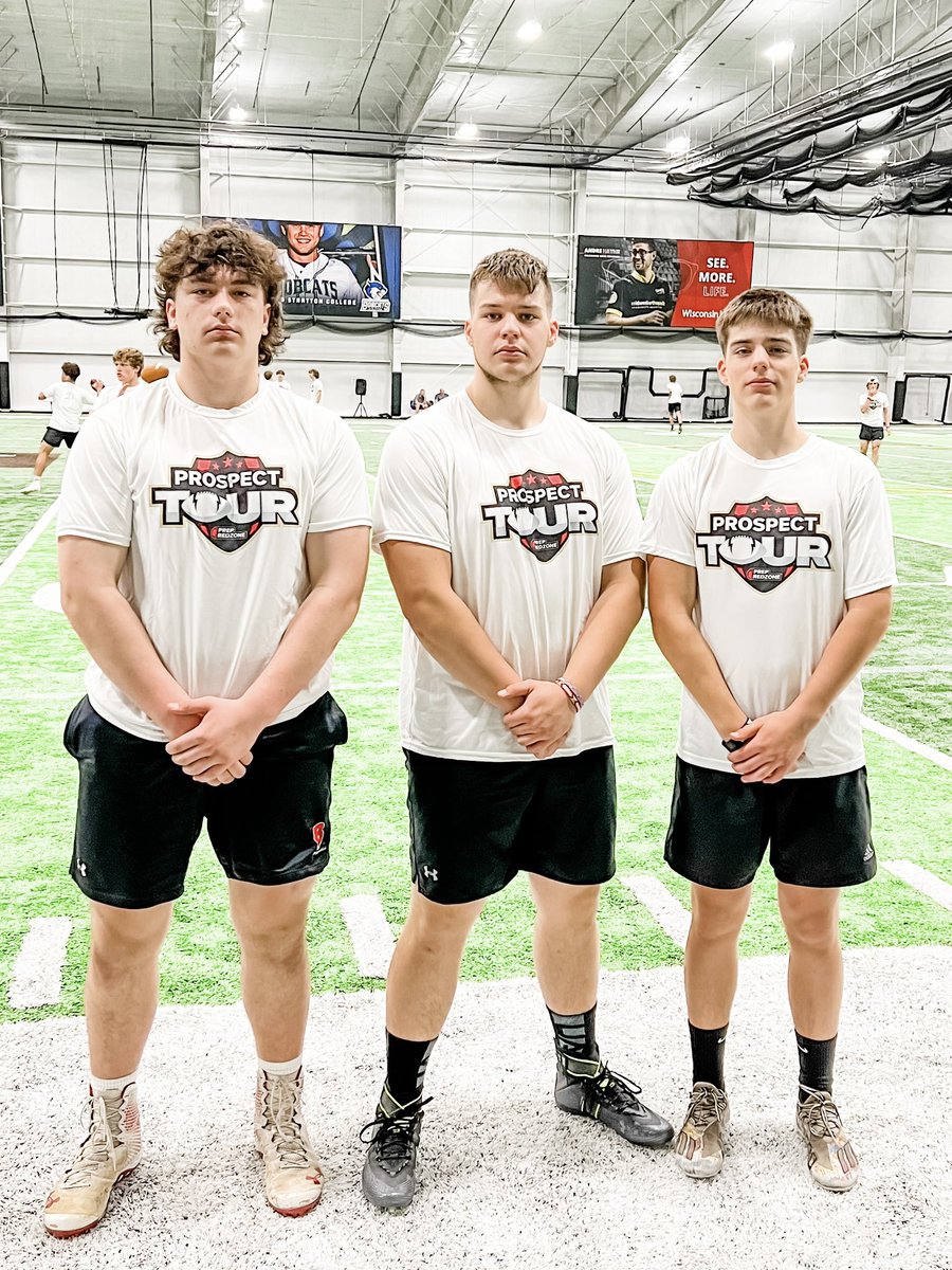 jack_helzer's tweet photo. @EptcFootball brothers at @PrepRedzoneWI Prospect Tour. Great day of competition! @gabe_helzer @JacksonBraden3 

@MWCScouting @75doyle @EPTCHQ @CLSEagles @Coach_DeckerCLS @PrepRedzoneWI @FISTFootball https://t.co/bYp2W63RSP