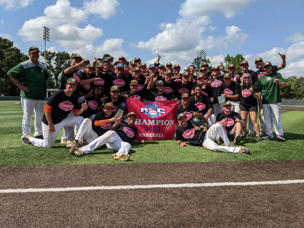 BACK TO BACK CHAMPIONS!!! ⚾️💪