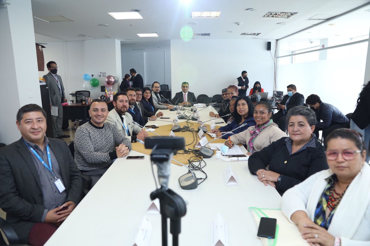 #PrimerAñoEnFunciones| Por la confianza que me otorgaron mis mandantes, he realizado; 

🍊4 Proyectos de Ley,
🍊120 pedidos de información, 
🍊Comparecencias de autoridades por problemas de #Azuay, 
🍊Subcoordinador de @BancadaID, 
🍊Presentación de observaciones a proyectos

1/3