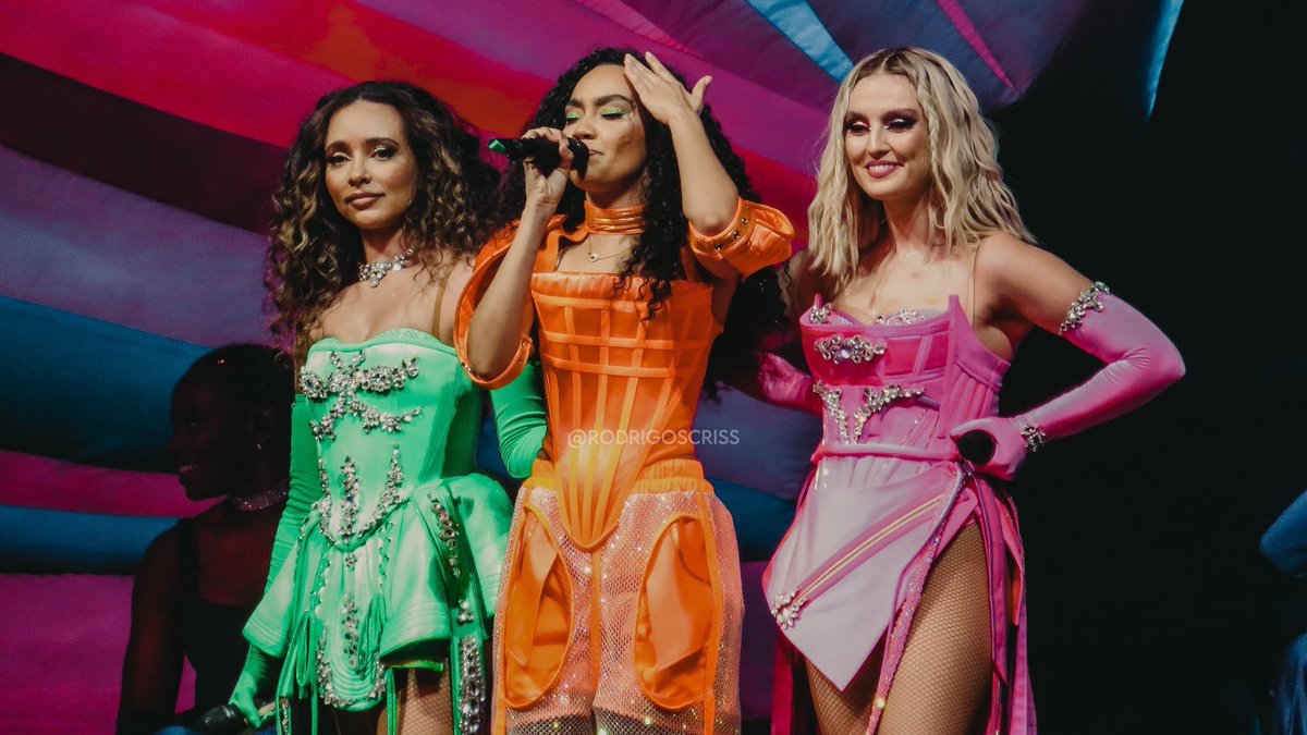 respectlmix's tweet photo. 70 million records sold, 15B+ streams, 150+ awards, nearly 300 certifications worldwide, little mix you will ALWAYS be famous https://t.co/ejhvRhwSpz