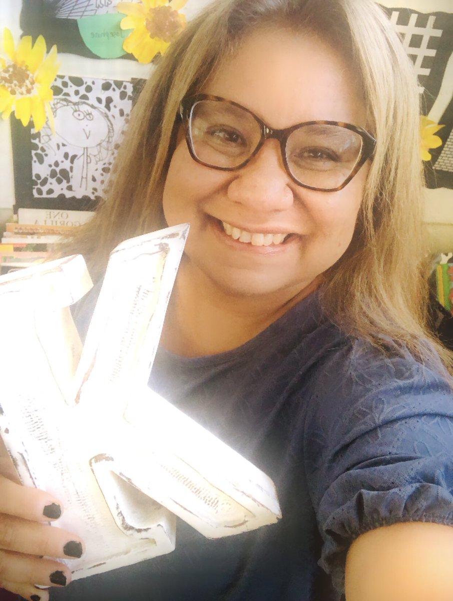 After…
17 YEARS
4 GRADE LEVELS (TK, K, 1 and 5th)
COUNTLESS MEMORIES 

I am moving. 

Not just schools but more. 

We are moving to WI! I will teach #kindergarten in the Fox Cities. 

Where are my #midwestteacher #teacherfriends?