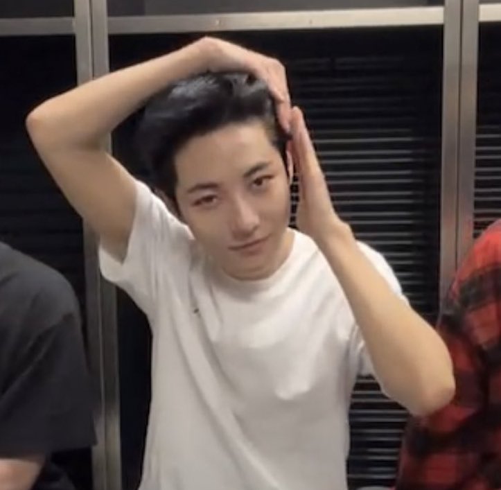 แจมินอ่านคอมเม้น : อินจุนตัดผมสั้นละหล่อมากเลย
อินจุน :