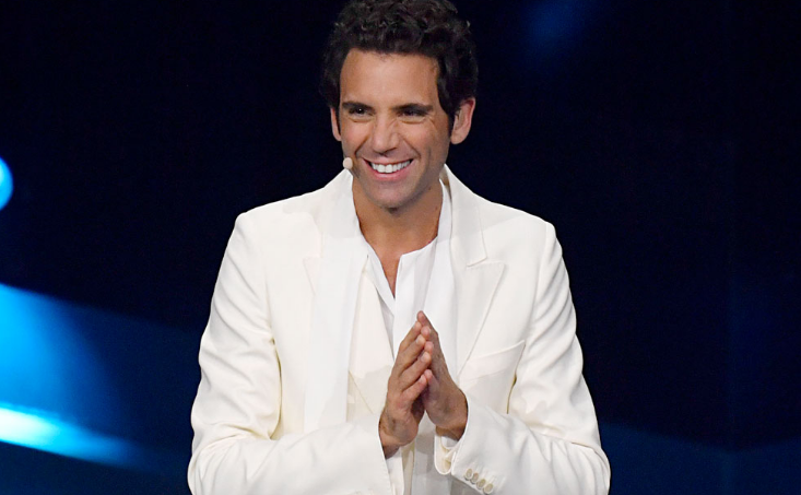 MirrorTV's tweet photo. #Eurovision viewers thrilled as 'real winner' Mika performs medley at contest https://t.co/Vaj6J5mu70 https://t.co/vNLQb4Co9Q