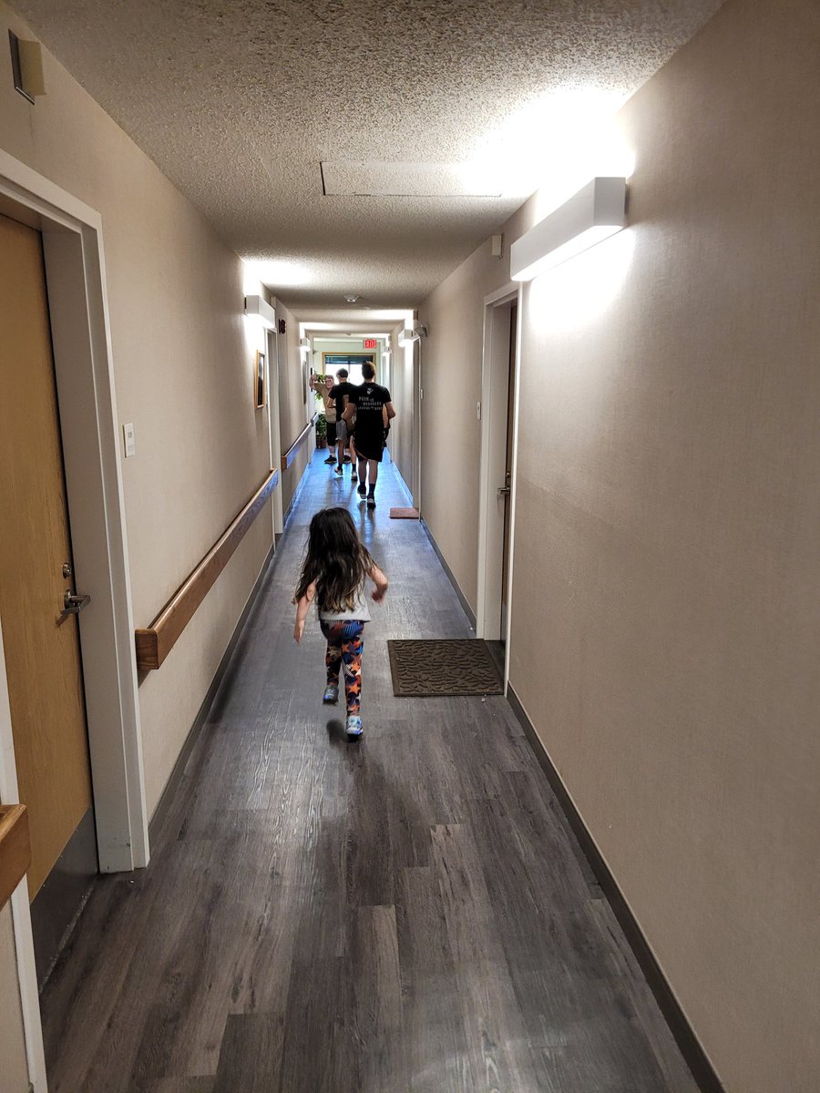 PantherSprings's tweet photo. Thanks gentlemen and Sheryl. House move today went great, even if you have to take up to the 3rd floor. #buildinggoodmen
Service > Self! https://t.co/ZfTdFiOu1M