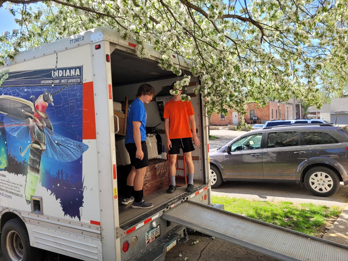 PantherSprings's tweet photo. Thanks gentlemen and Sheryl. House move today went great, even if you have to take up to the 3rd floor. #buildinggoodmen
Service > Self! https://t.co/ZfTdFiOu1M