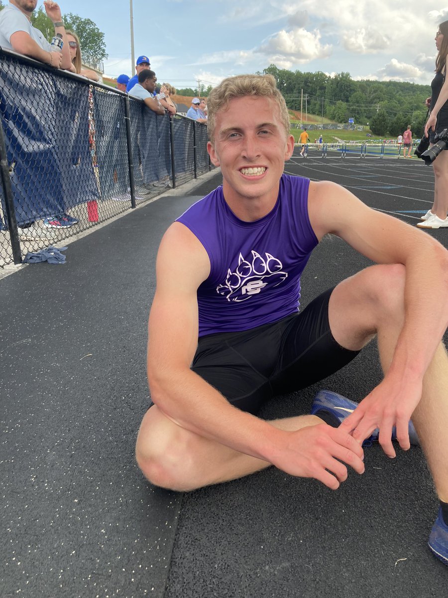 SevierCountyTF's tweet photo. STATE BOUND!! Braxton White qualifies for the TSSAA State AAA Championships in the 400m. 49.33 ⚡️⚡️⚡️ https://t.co/vXarxsZfmM