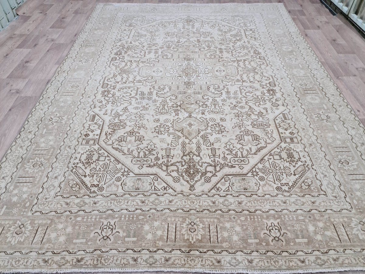 Excited to share the latest addition to my #etsy shop: 8x11 feet Neutral Turkish Rug/ Large Oushak Rug/ Hand Knotted Wool Rug/ Bedroom Vintage Rug/ Saloon Carpet/ Boho Area Rug/ Muted Antique Rug etsy.me/3sBfNcK #beige #housewarming #rectangle #persian #bedroom