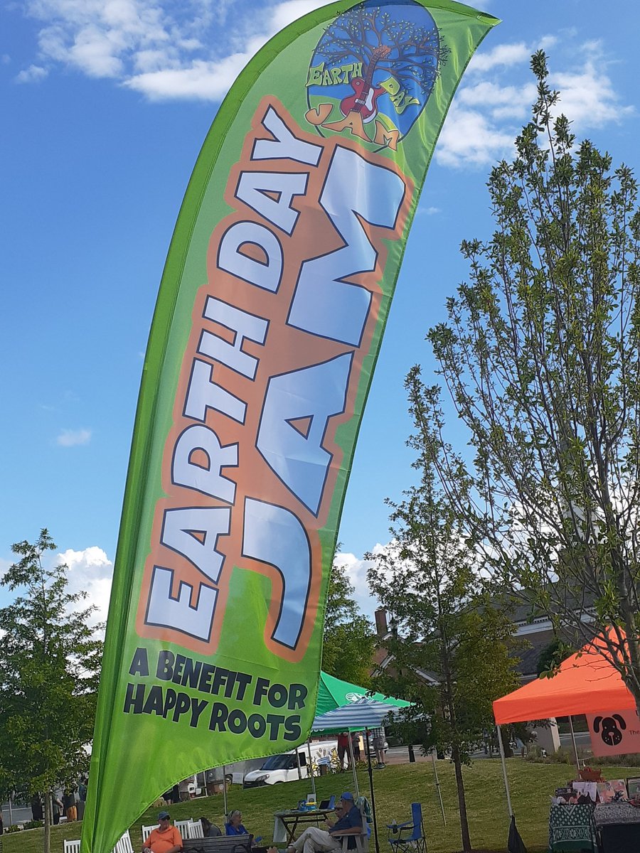 cablesandvolts's tweet photo. Supporting local organization at their  Earth Day Jam at  Bell Tower Park DT Salisbury. 
...
#earthday #supportlocal #salisburync #saturdayvibes https://t.co/zTb8RzR5sR