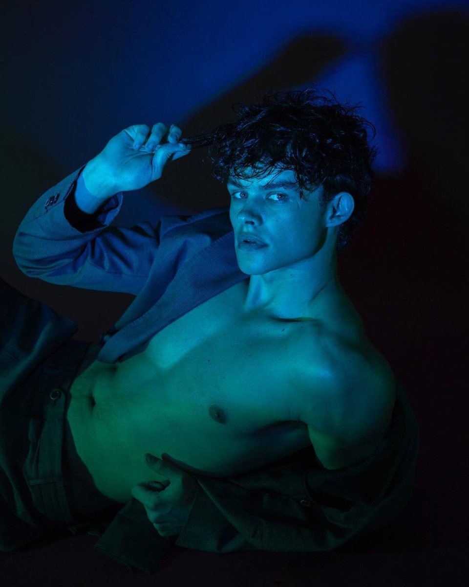 CRIMESONTEARS's tweet image. ㅤㅤㅤㅤㅤㅤㅤㅤㅤㅤㅤㅤ
ㅤㅤㅤ⸺  𝕾𝐞𝐝𝐮𝐜𝐭𝐢𝐯𝐞
ㅤㅤㅤㅤㅤㅤㅤ⸸
ㅤㅤㅤㅤㅤ𝕾𝐮𝐧𝐝𝐚𝐲 ⸺ 

ㅤ “𝑾𝒉𝒂𝒕 𝒕𝒖𝒓𝒏𝒔 𝒎𝒆 𝒐𝒏 𝒊𝒔 𝒏𝒐𝒕 𝒘𝒉𝒂𝒕 𝒚𝒐𝒖 𝒅𝒐 𝒕𝒐 𝒎𝒚 𝒃𝒐𝒅𝒚, 𝒊𝒕 𝒊𝒔 𝒘𝒉𝒂𝒕 𝒚𝒐𝒖 𝒅𝒐 𝒕𝒐 𝒎𝒚 𝒎𝒊𝒏𝒅 ”