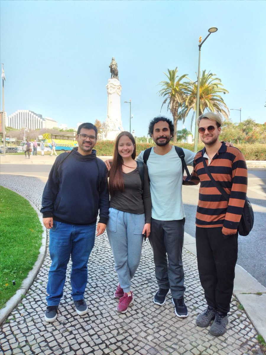 juliodvh's tweet photo. Bienvenidos JuanJo Corbalán Cuarteto a Lisboa #MarquesDePombal #AvenidaLiberdade Fiestas Patrias 🇵🇾💪🏻 #ArpaPu #Guarania #ParaguayEnPortugal 🇵🇾🇵🇹 #LaCulturaNosUne #DiplomaciaCultural https://t.co/lwr9SLRI6W