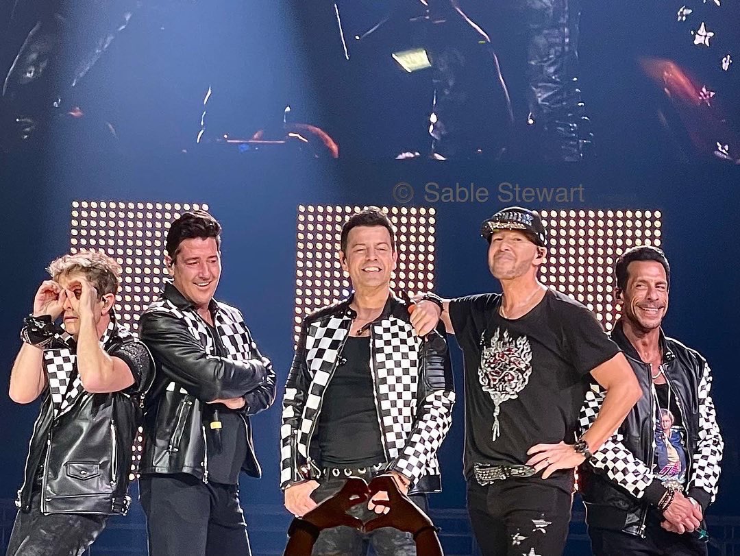 Only1Sable's tweet image. #NKOTBMixtapeTour be still my heart! This was an amazing night! What I wouldn't give to have my DSLR at these shows if this is what I get with my iPhone12 Pro @NKOTB nailed this tour, yet again!