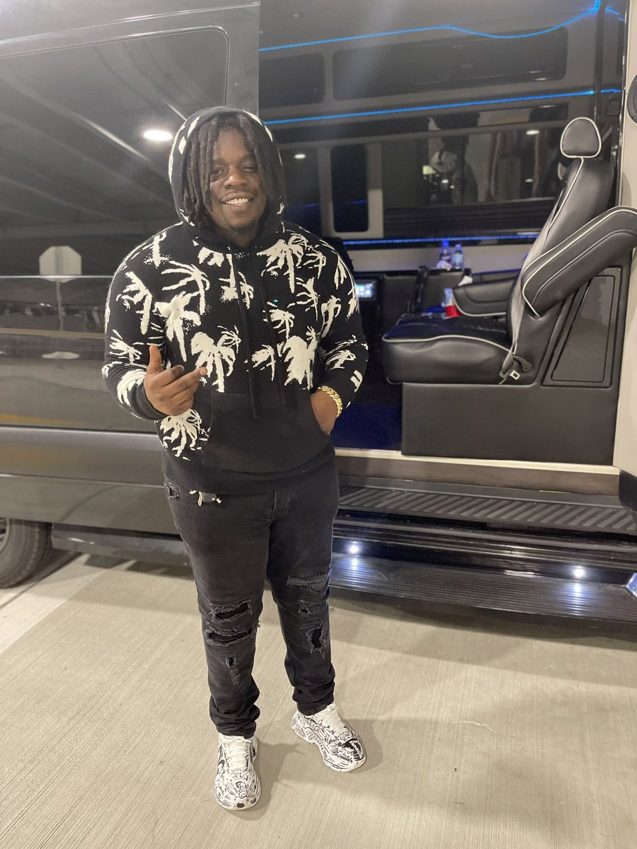 YoungBlackk_'s tweet image. Get A Driver Just To Float Around 🤷🏾‍♂️🦍
#LLK5 #LLDA #LLHLJ