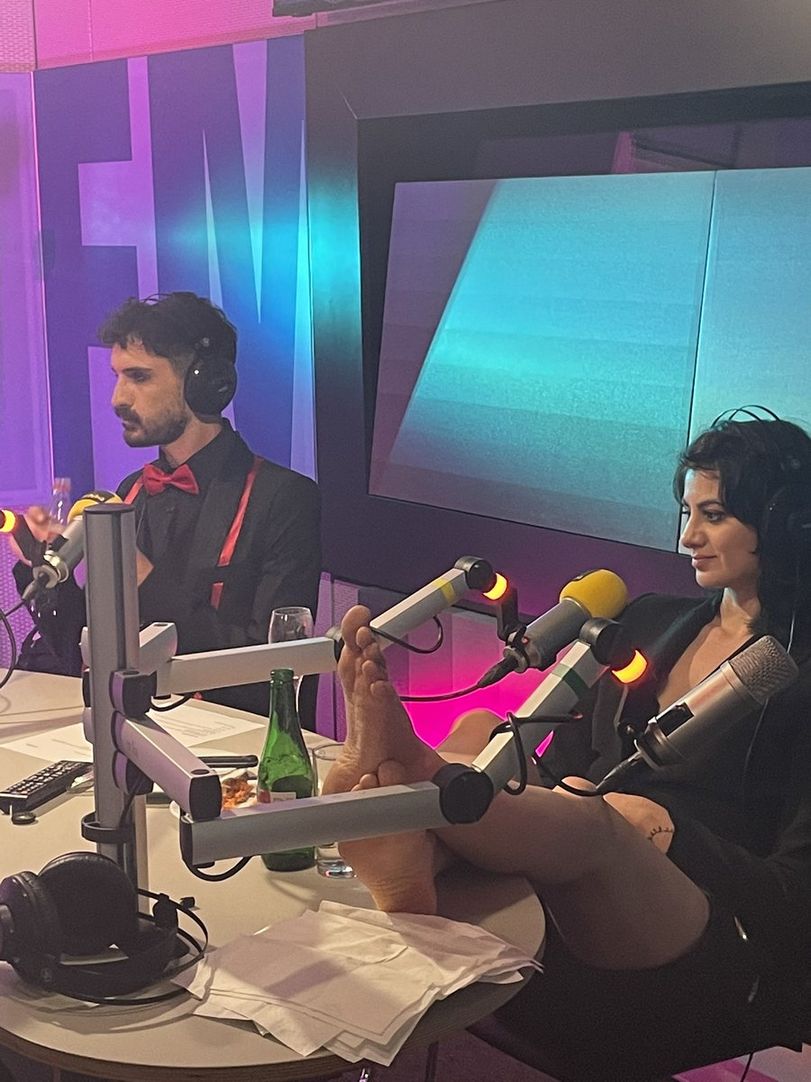 radiofm4's tweet photo. Und wie schaut ihr #Eurovision ? #escorffm4 https://t.co/vZptg03nGf