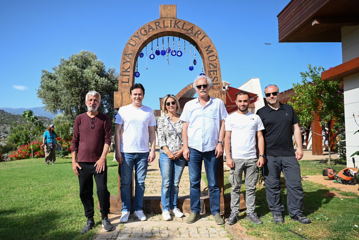 AvOkanKocakaya's tweet photo. @Akdenizun Arkeoloji Bl öğrencilerini Demre’mizde misafir ettik.
Prof. Dr. @nevzatcevik ve Müze Md Nilüfer Sezgin anlatımı ile tarihi yerlerimizden #myra, #noelbaba, #andriake ve Likya Medeniyetler Müzesi’ni gezen geleceğin arkeologları arasında gazeteci @idrisozyol da vardı. https://t.co/gtNV9bHlqi