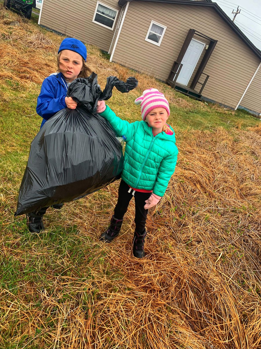 LisaSheppardInc's tweet photo. Foggy but productive morning cleaning up the community!! #communitycleanup #towncleanup #garbagepickup #lamaline https://t.co/woX7LoF9AR