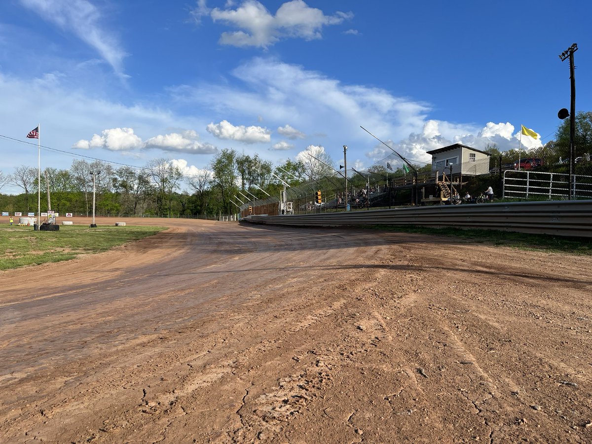 It’s RACE DAY here <a href="/HillBlanket/">Blanket Hill Speedway</a> 🏁