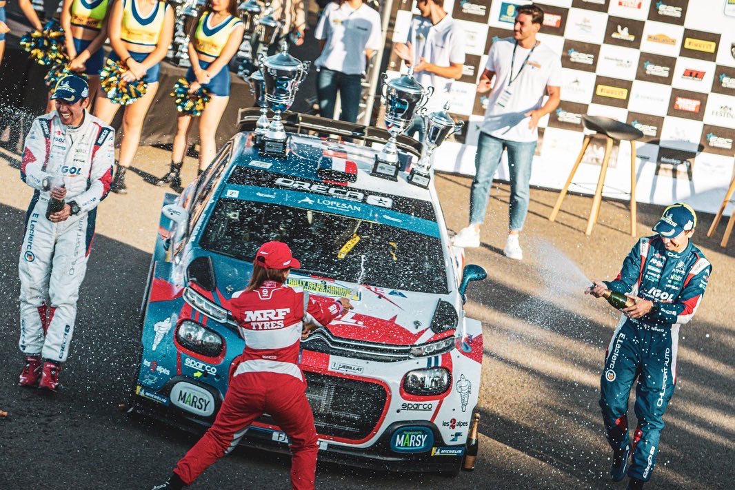 FernandezSara14's tweet photo. Siiii!! P2 🥈en el Rally Islas Canarias del Campeonato de Europa 
Super trabajo de todo el equipo. Muy contentos de conseguir el primer scratch, y el primer podium en la historia de @MRF_Racing en asfalto.
Y nos ponemos líderes del campeonato de Europa. 
Vamoooos!!🇪🇸 https://t.co/zAjHIjhw54