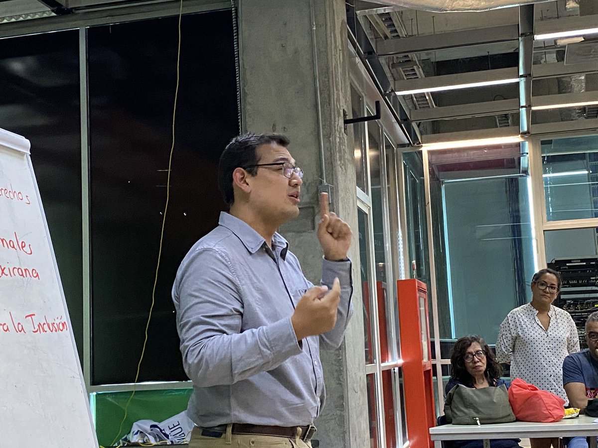 9va reunión nacional, coordinada por “Movimiento en Defensa de la Educación Bilingüe para Sordo” en acompañamiento de líderes Sordos de diferentes Estados. 🧏🏽‍♂️🧏🏽‍♀️ 
Es un orgullo representar la Comunidad Sorda de Sonora desde la junta en Querétaro. 

Vamos por un Sonora inclusivo 🤟🏽