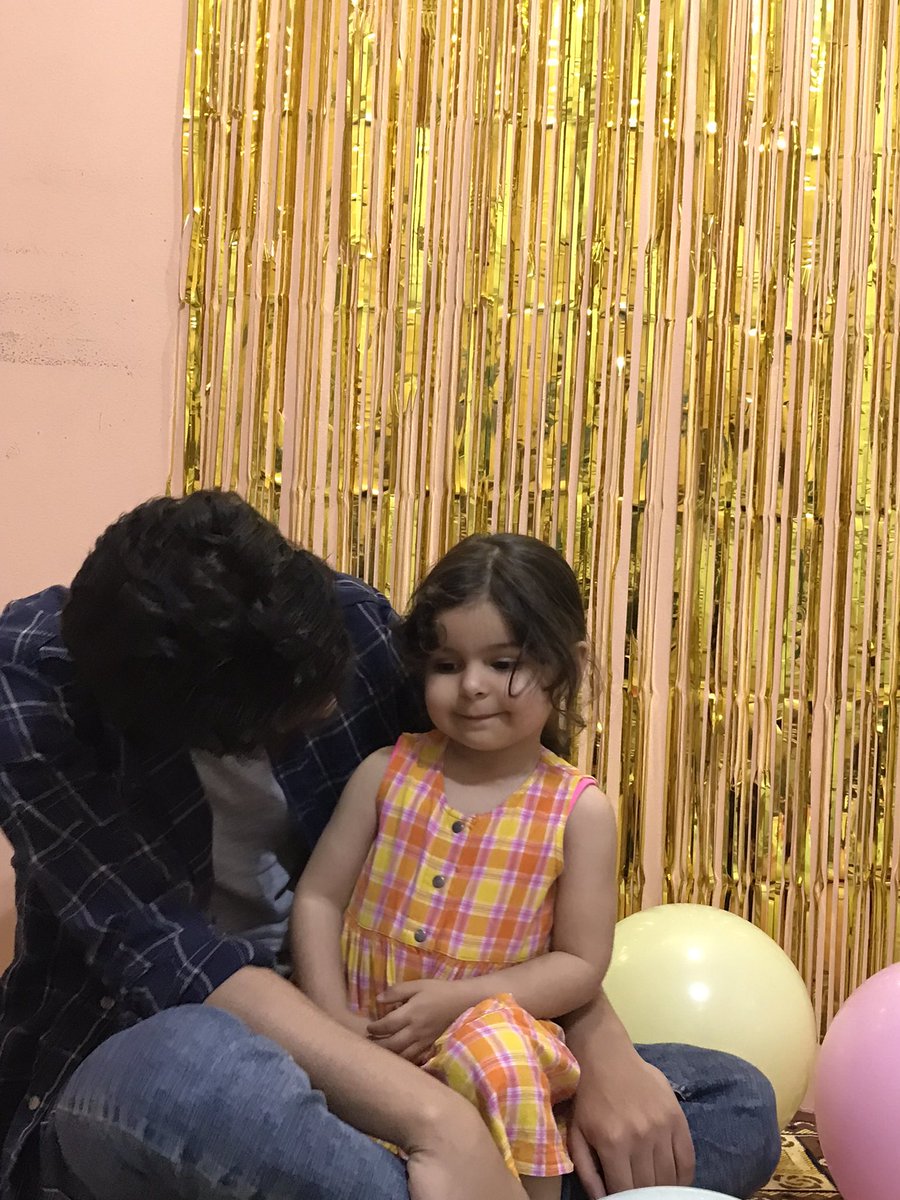 #NewProfilePic +3
My birthday Penguins 🐧
She became 3 🎈🎈🎈