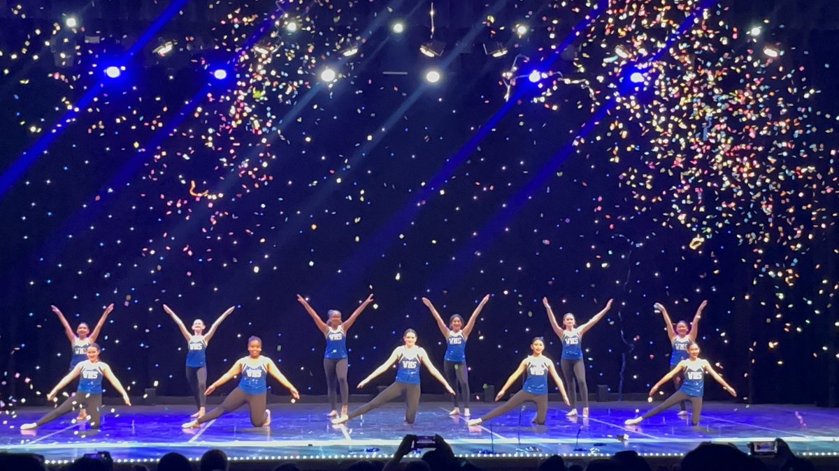 Our show was a success! Thank you everyone for coming to support. 💙