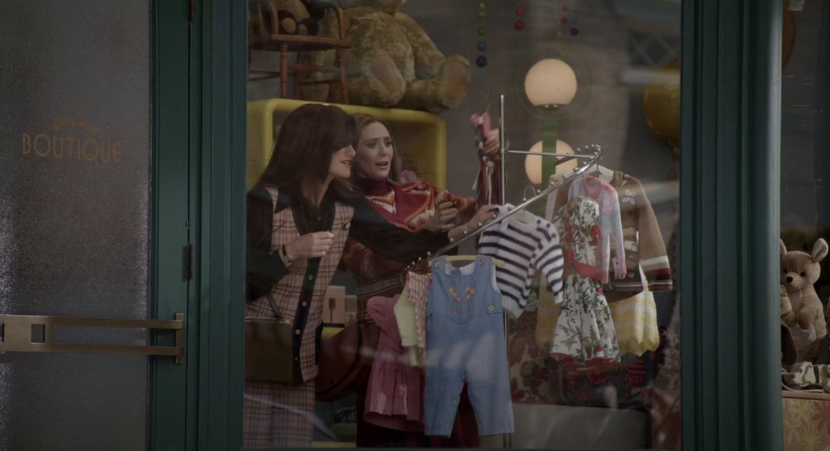 WANDATHlNKER's tweet photo. kathryn hahn and and elizabeth olsen behind the scenes of wandavision (2021) https://t.co/rx1OHPvoaB