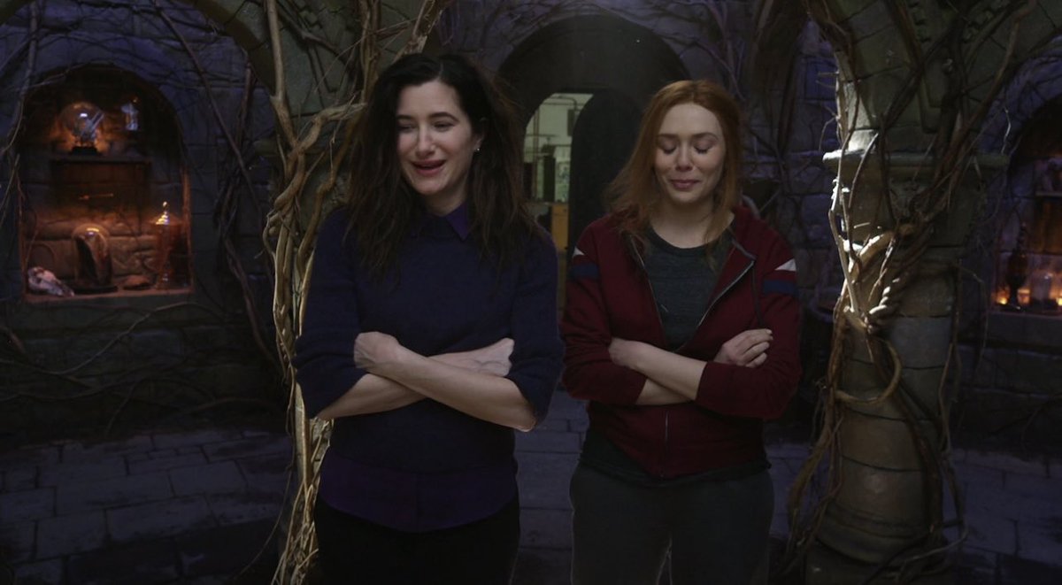 WANDATHlNKER's tweet photo. kathryn hahn and and elizabeth olsen behind the scenes of wandavision (2021) https://t.co/rx1OHPvoaB