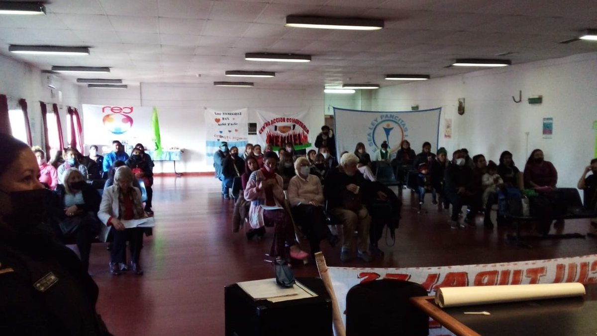 pimpicolombo's tweet photo. Estuvimos en el Hospital Mercante de José C Paz con @SacraAm1 @vivichavezjcp @GuilleMacchii acompañando la presentación del programa de Asistentes Promotores Territoriales en Prevencion abordando las temáticas de suicidio,violencia de género, transgresión alimentaria y adicciones https://t.co/FmvbFPqaXG