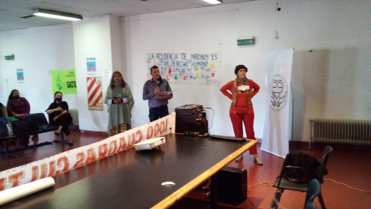 pimpicolombo's tweet photo. Estuvimos en el Hospital Mercante de José C Paz con @SacraAm1 @vivichavezjcp @GuilleMacchii acompañando la presentación del programa de Asistentes Promotores Territoriales en Prevencion abordando las temáticas de suicidio,violencia de género, transgresión alimentaria y adicciones https://t.co/FmvbFPqaXG
