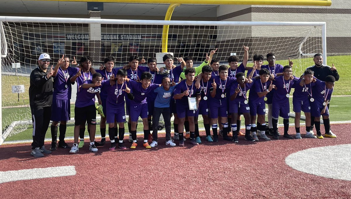 roede_todd's tweet photo. Garcia Middle School- 8th Grade Boys ⚽️ Champions! These young men had an UNDEFEATED season - determined, disciplined, and humble. Thanks to the coaches and all of our supporters for a great season! #Gcode #RavensSoaring https://t.co/50DbJOpdwC