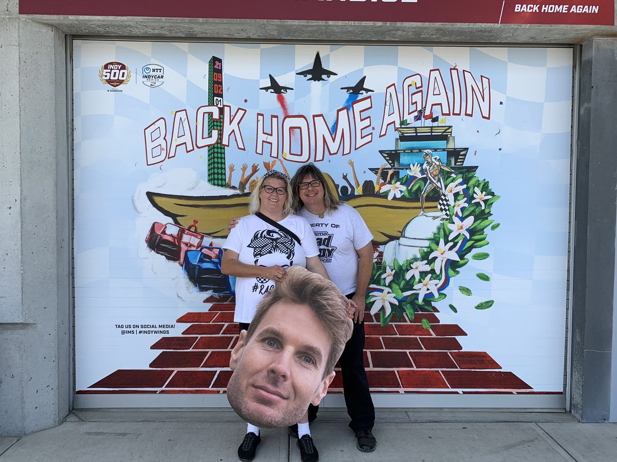 MaggieKuhn75's tweet photo. #wpfan #gianthead #indycar https://t.co/PlCdFQQwGg