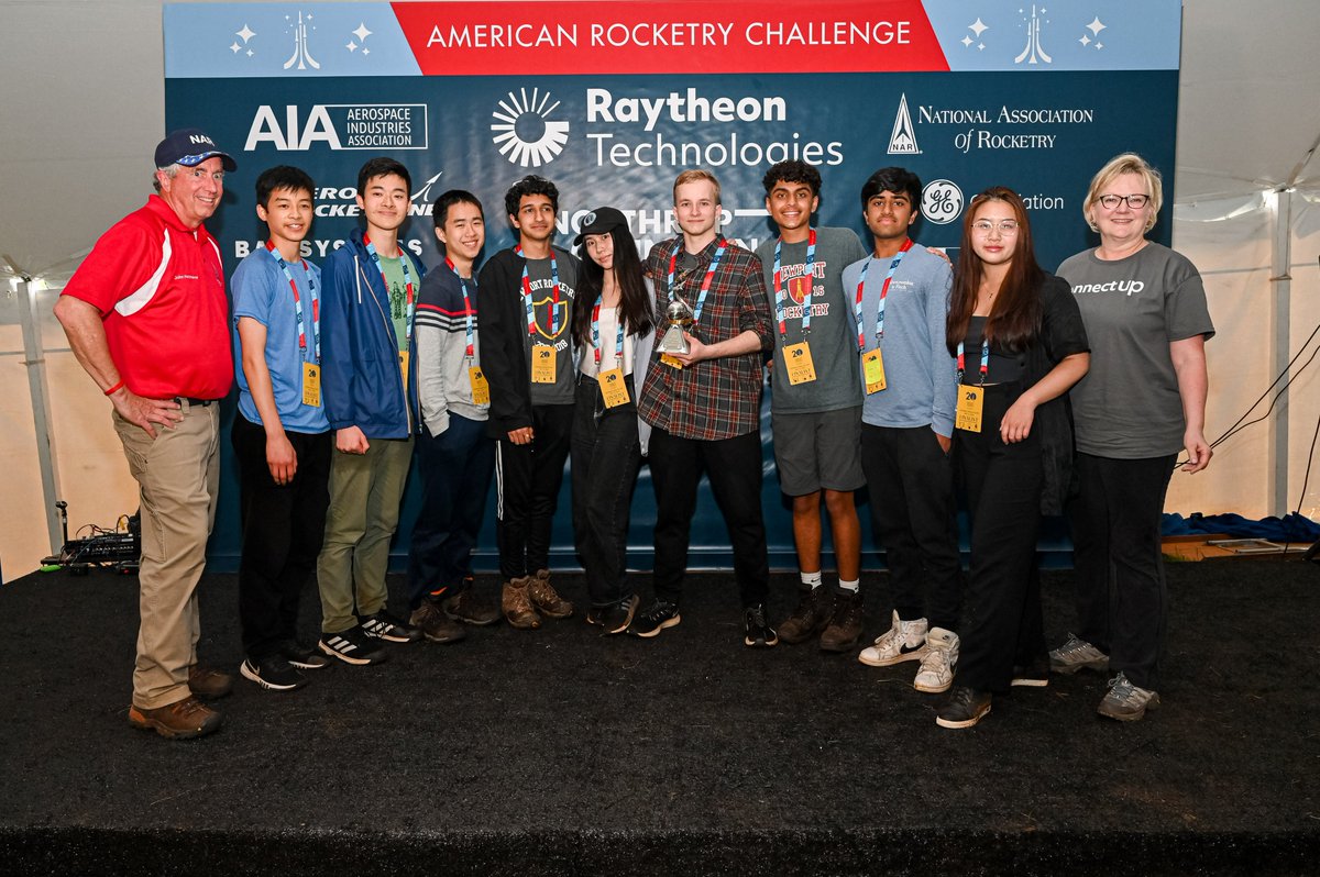LaunchWithARC's tweet image. Washington State students, from Newport High School in Bellevue, crowned National Champions in world's largest rocket contest  #RocketContest22 rocketcontest.org/news/washingto…