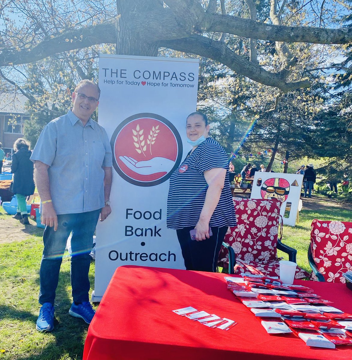 RudyCuzzetto's tweet photo. Great to see my friends from the @CompassFoodBank and @OptionsPrinting at the @christfirstucc1 lawn sale in #Clarkson this morning. #MississaugaLakeshore #ShopLocalON #SupportLocalON https://t.co/wB5frM4Kun