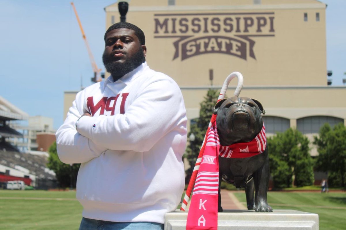 DatsKyyy's tweet photo. God Gave Me The Opportunity To Succeed In Life..So I Took That Ball &amp; Ran With It Many Doubted Me &amp; Many Talked Down But “Look At Me Now”. Congratulations To Me. 2022 College Graduate Of MSU…🗣👌🏾🥳👨🏾‍🎓  #fyp #collegegrad #explore https://t.co/ZGABJeA21u