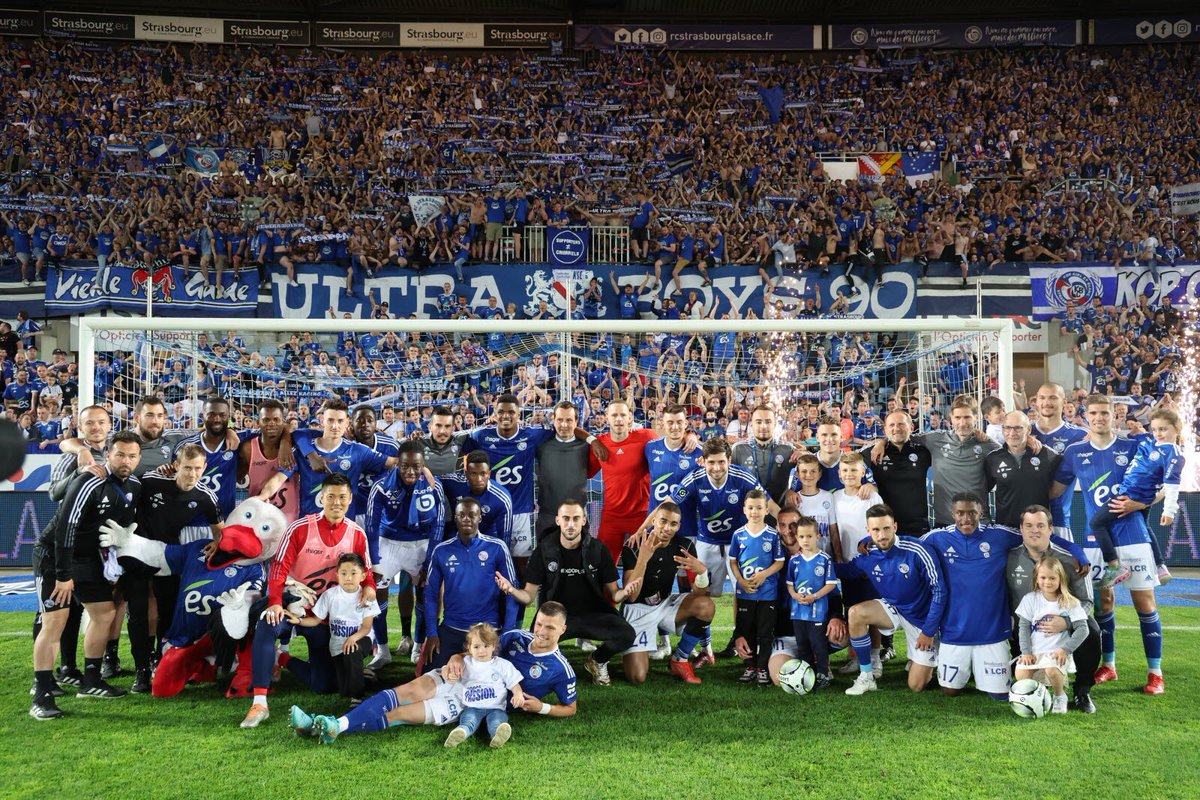 rgis67's tweet photo. Cette photo (de Laurent Réa)… #RCSACF63 #RCSA #unseulamour https://t.co/TPbnuBKDx3