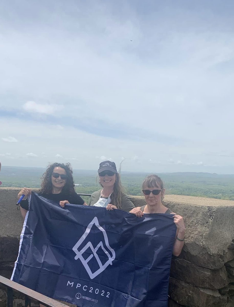 PeakersLI's tweet photo. @MyPeakChallenge @SamHeughan beautiful day for a @nepeakers peaker meet up of #longislandpeakers and @NwEnglndPeakers at   #castlecraig fun to fly the flag together and enjoy the ☀️☀️☀️. We missed 🏴󠁧󠁢󠁳󠁣󠁴󠁿 so found a castle 🏰 here in the 🇺🇸 to visit https://t.co/Ydvg1mtuxA