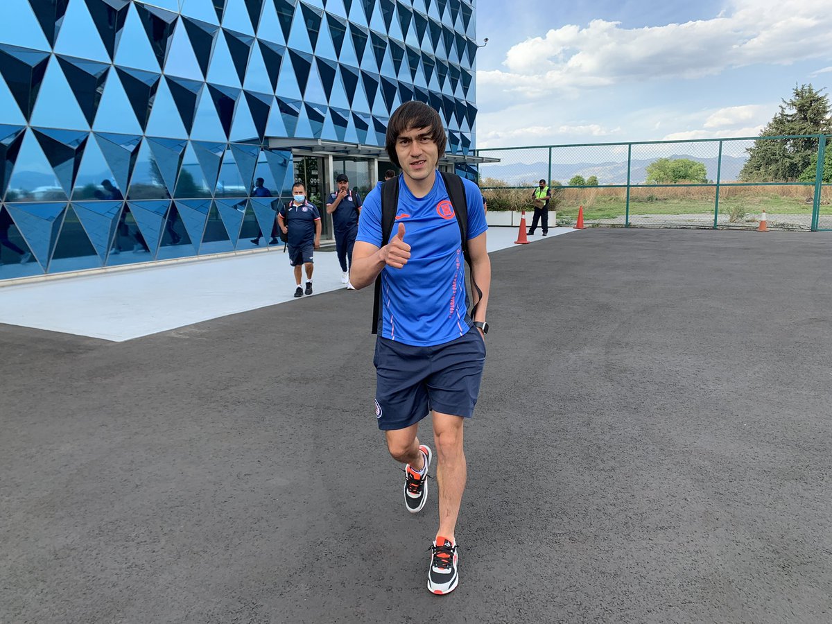 CruzAzul's tweet photo. Nos vamos a Monterrey. 🏔 https://t.co/8pUEhAZPDI