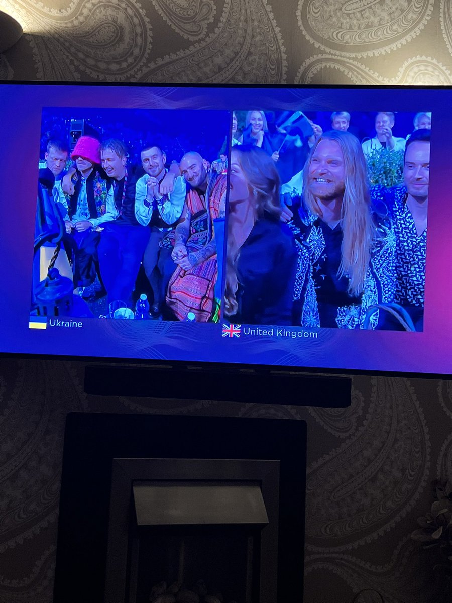 This result is everything! #Eurovision2022 

🇺🇦 1st 
🇬🇧 2nd 

❤️❤️❤️❤️❤️❤️❤️❤️