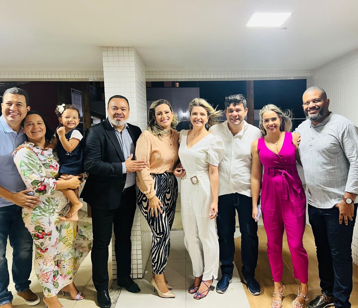 ValdevanNoventa's tweet photo. Dia especial em que os meus queridos amigos, Fausto Leite e Durvalina Dantas, firmam noivado. Desejo que Deus abençoe a união de vocês e que o amor dele a fortaleça todos dias. Continuem sendo muito felizes, meus amigos. Parabéns por esse momento! https://t.co/3RrpZxLPRf