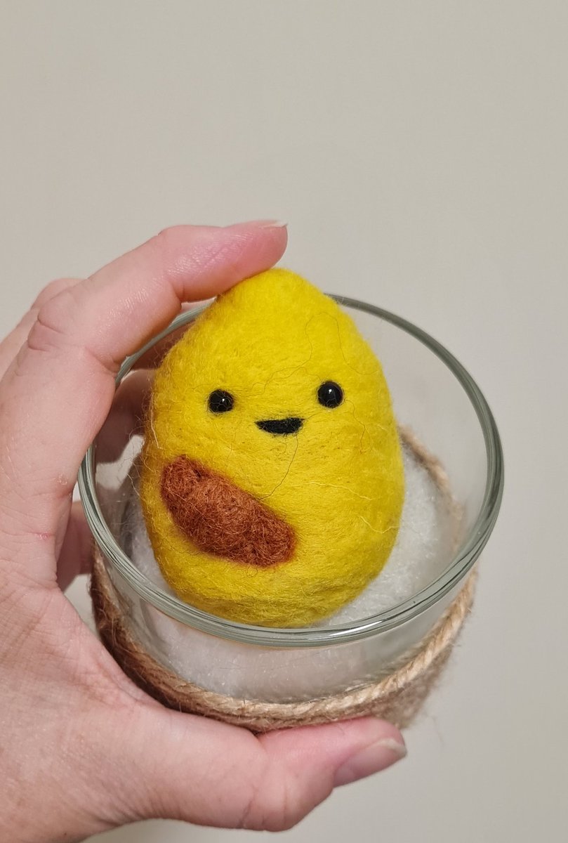 fullerfelts's tweet photo. Just enjoying a nice glass of lemon-aid. Ha get it? Because she needed first aid? And is a lemon. Ah never mind. 
#lemon #LEMONADE #needlefelting #imadedis #handmade #yellow #glass #refreshing #quirkyart https://t.co/bKNWjnGusJ