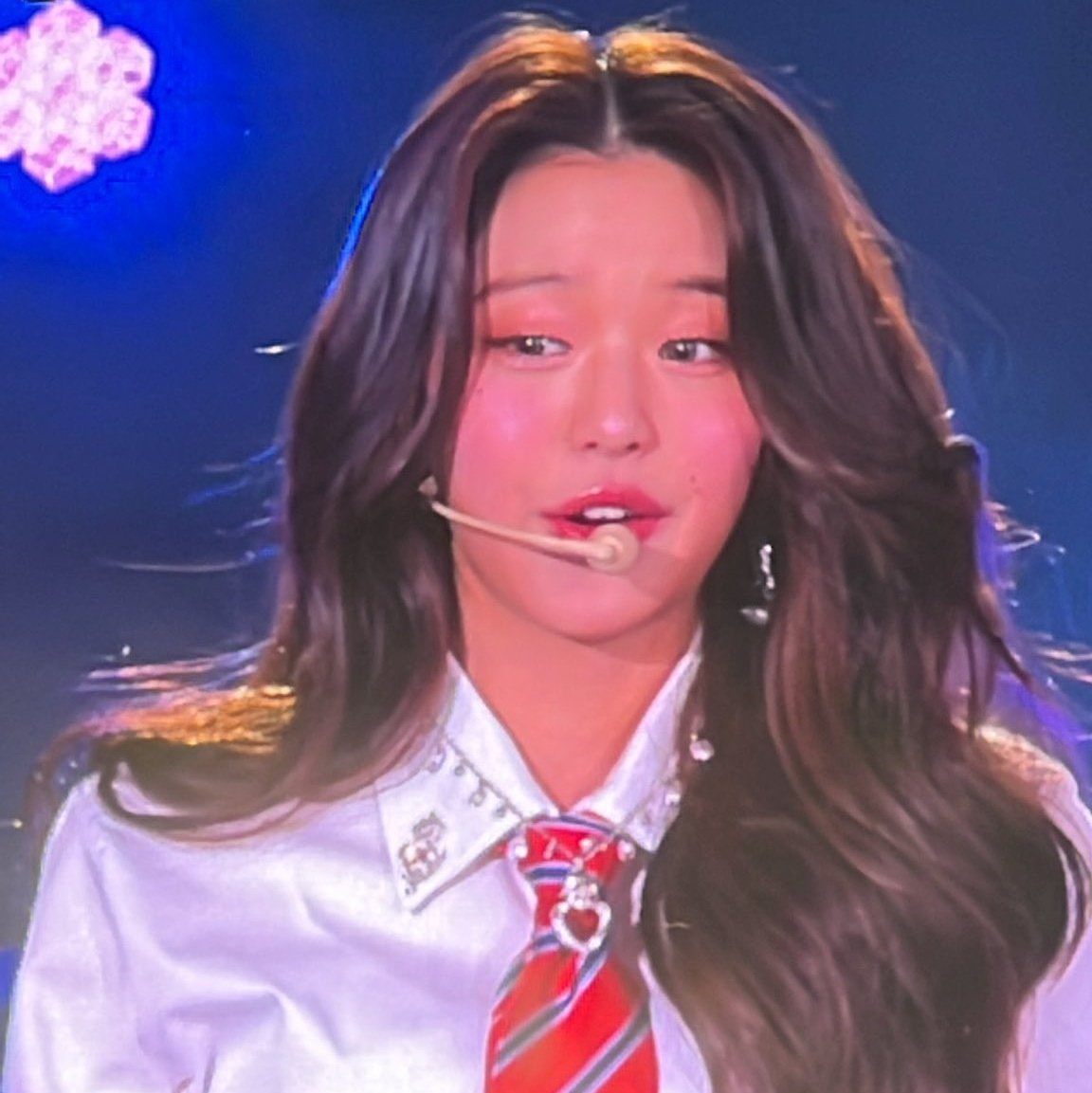 wonyofolder's tweet image. wonyoung in real life: a thread