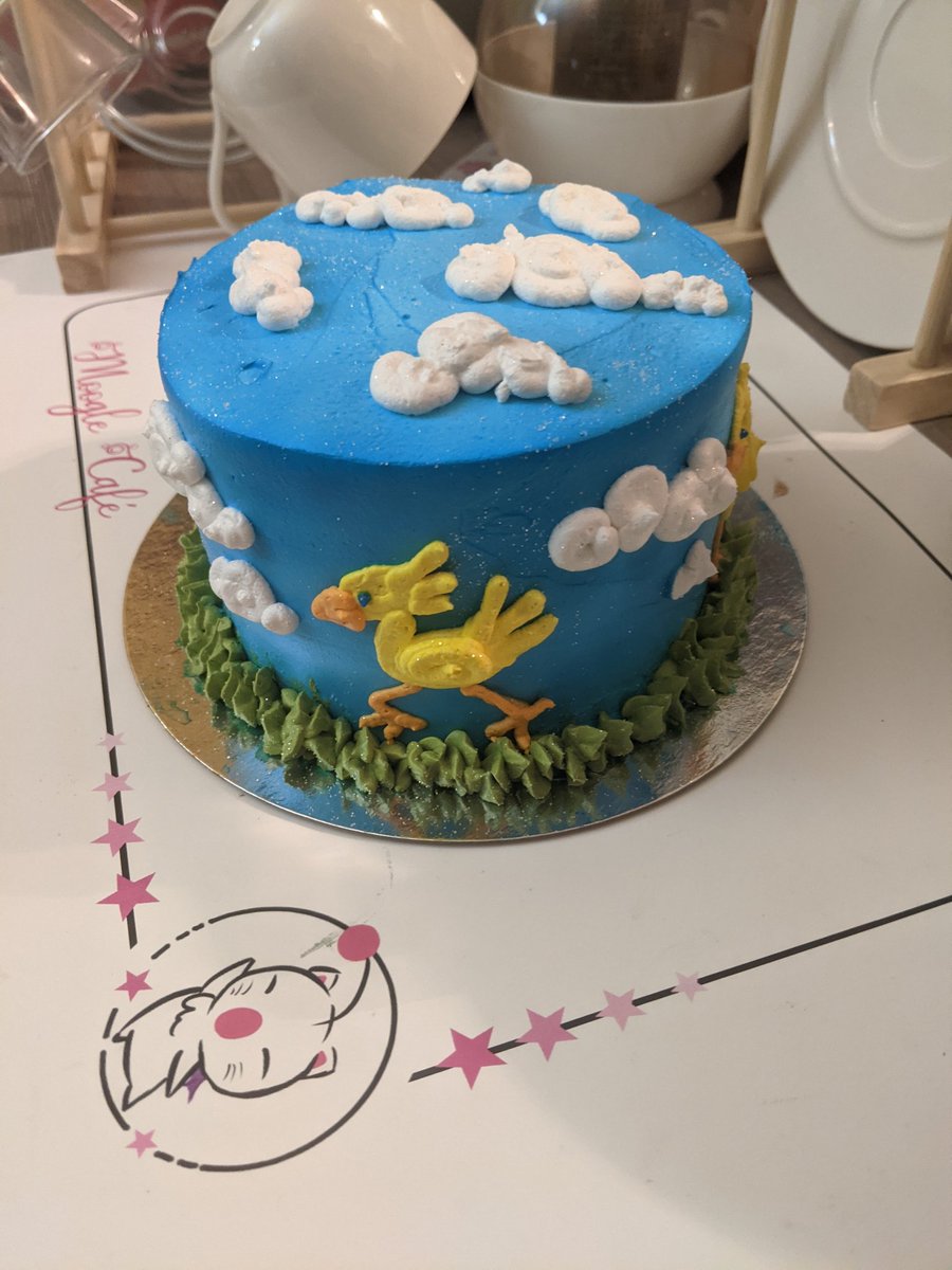 mooglecafe's tweet photo. Look at our running #chocobo cake! You can almost see it running across a field!
#finalfantasy #cake #mooglecafe https://t.co/7HZy2aAYRw