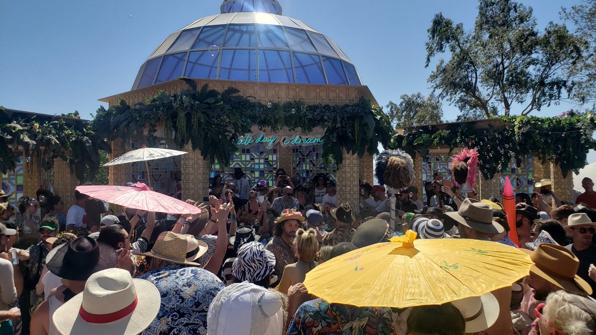 ExistenceVoided's tweet image. Every once in a while things work out. @PASSNFT @KeithBotha2 chilling watching @leebu @AllDayIDreamOf