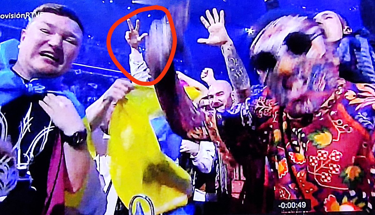 ElModelin's tweet photo. Los ucranianos celebrando #Eurovision con un conocido símbolo neonazi. Europa apesta. https://t.co/dG4P8qewwR