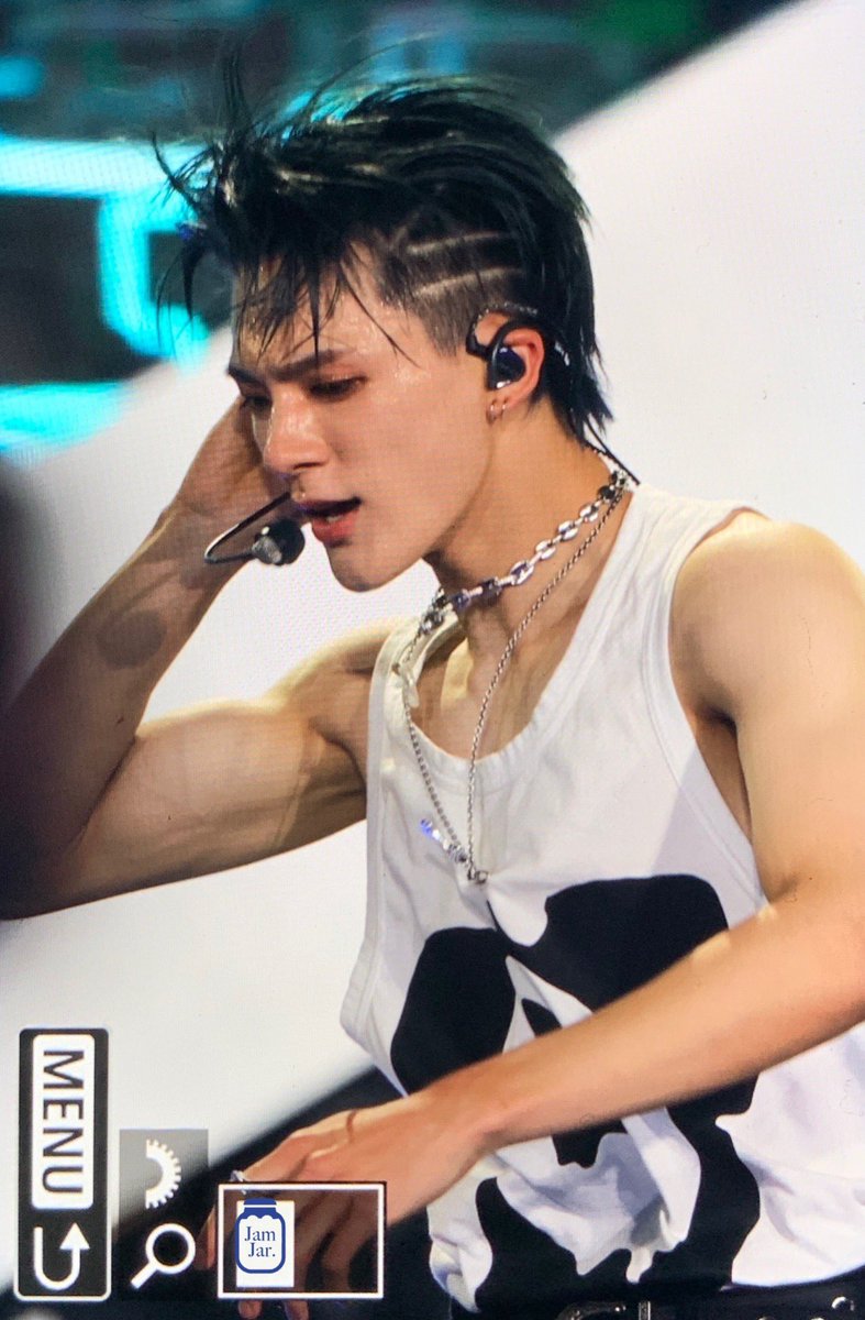 jentokki's tweet image. tweeting from my grave actually .