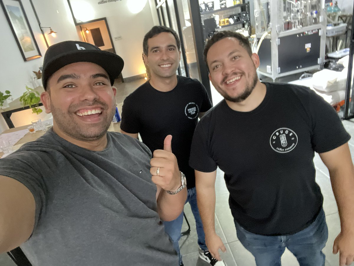 RodHerreraFoto's tweet photo. Gracias a @PTYCoffeeClub @crucecoffee por esta super CATA!
El mundo de café creciendo en Panamá! @masqueunataza https://t.co/3bEAm2jBiL