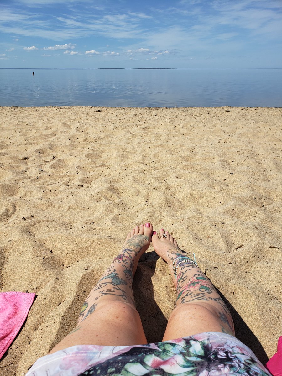 TattooGypsy's tweet photo. Total fluke heat wave means I had a super early 1st beach day of the Season! #grateful 😀🏖🌞 Feels wonderful to feel the warm caress of my #lover☀️ again after the cold dreary winter! The water was very cold btw lol https://t.co/c4rYEKJeMl